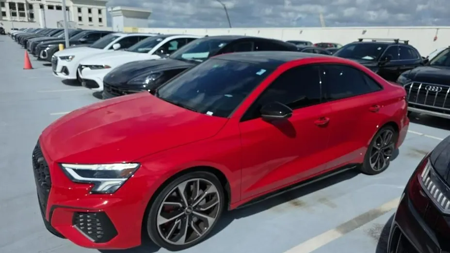 AUDI S3 Limousine -