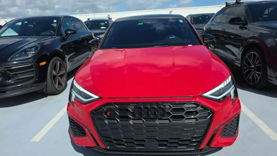 AUDI S3 Limousine -