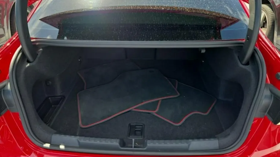AUDI S3 Limousine -