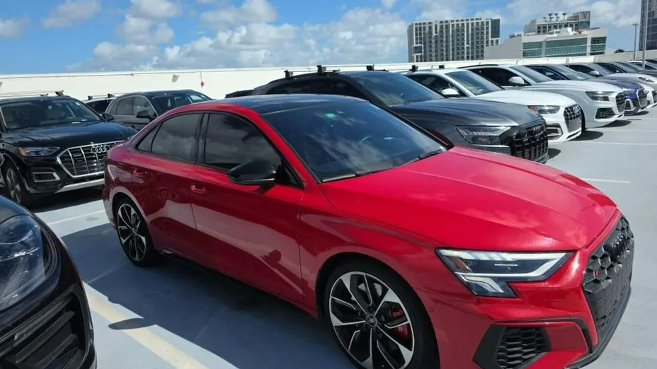 AUDI S3 Limousine -