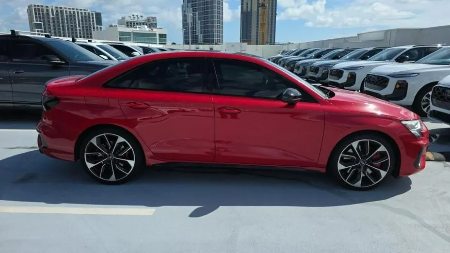 AUDI S3 Limousine -