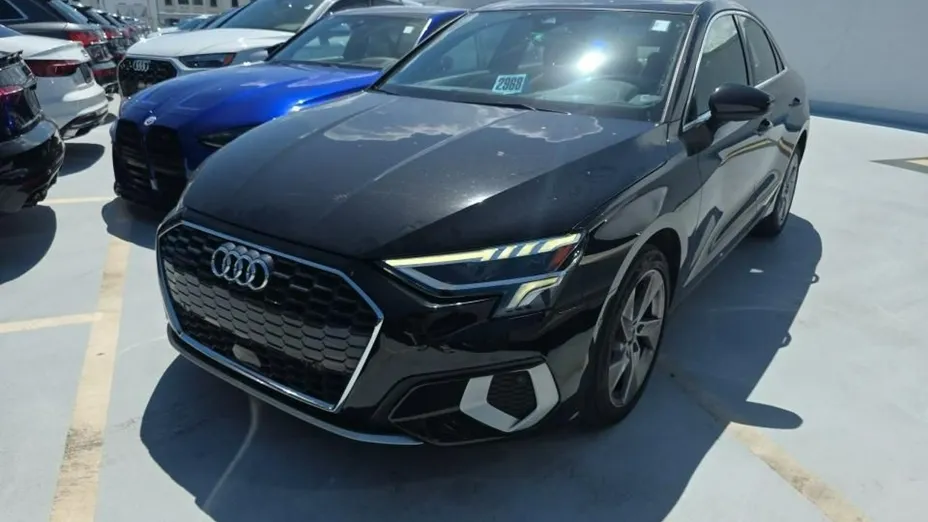 AUDI A3 Limousine -