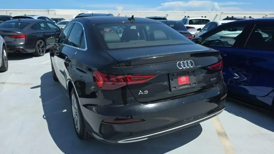 AUDI A3 Limousine -