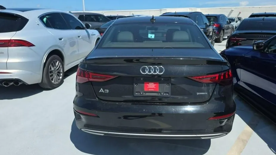 AUDI A3 Limousine -