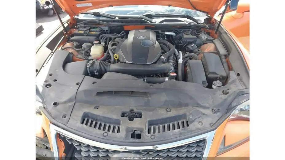 LEXUS RC -