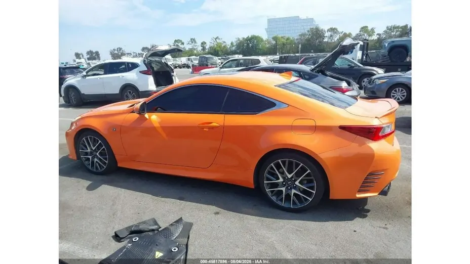 LEXUS RC -