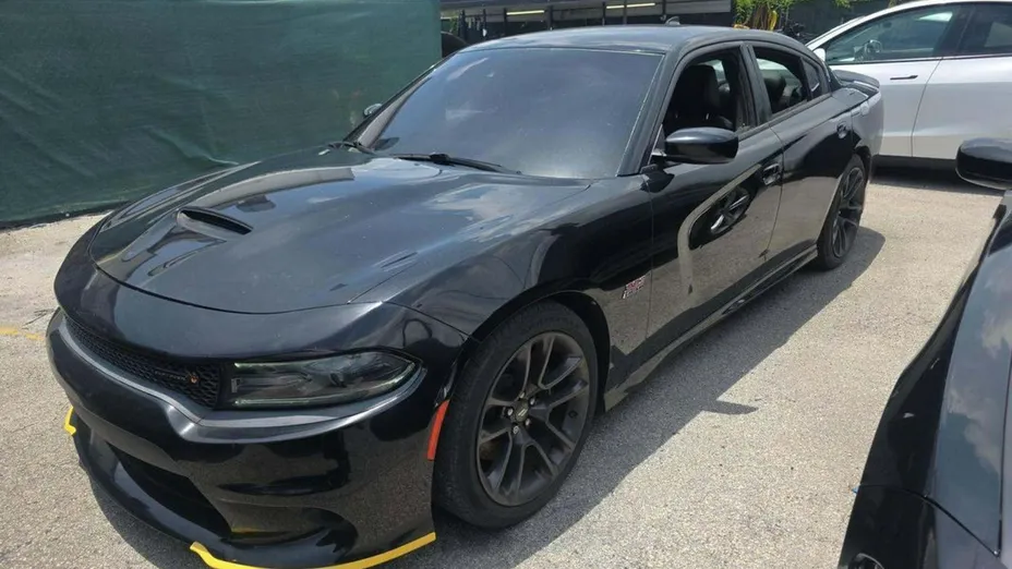 DODGE Charger -