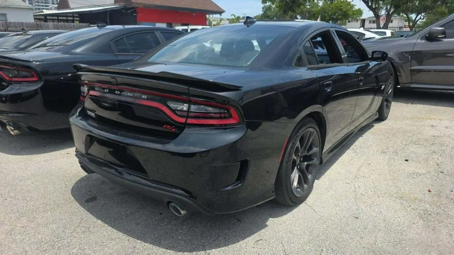 DODGE Charger -