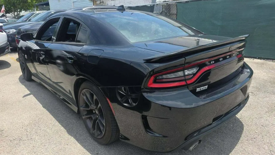 DODGE Charger -