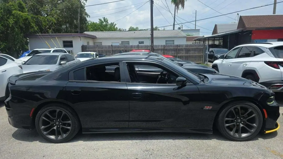 DODGE Charger -