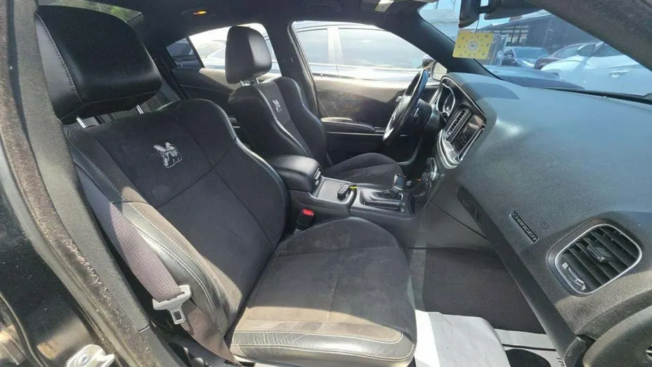 DODGE Charger -