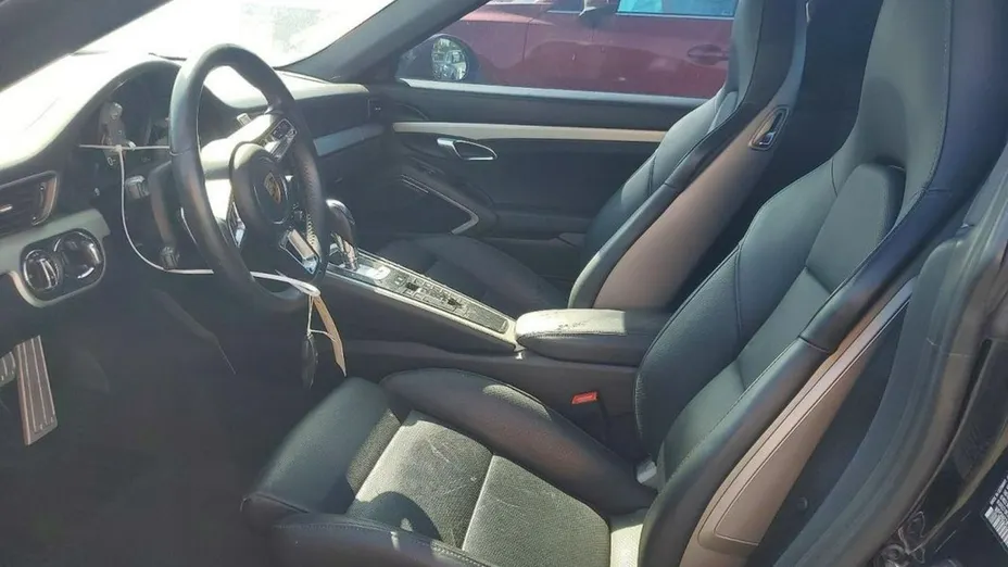 PORSCHE 911 -
