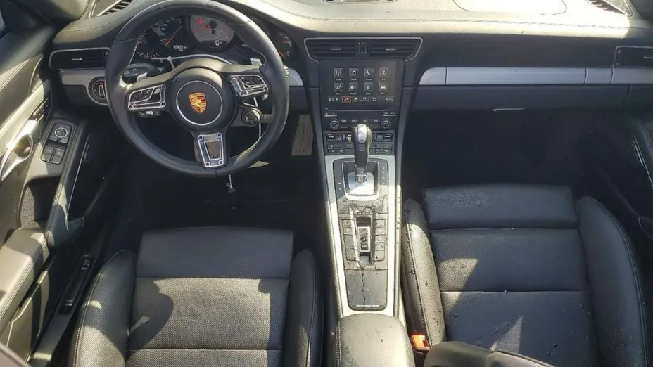 PORSCHE 911 -