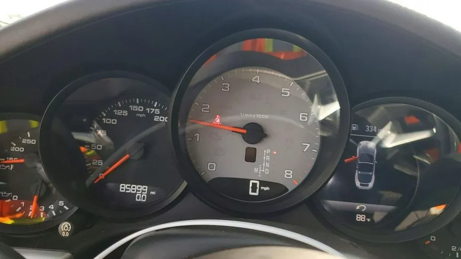 PORSCHE 911 -