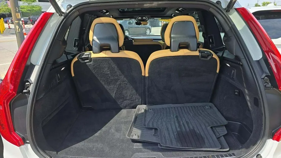 VOLVO XC90 -