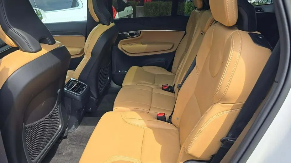 VOLVO XC90 -