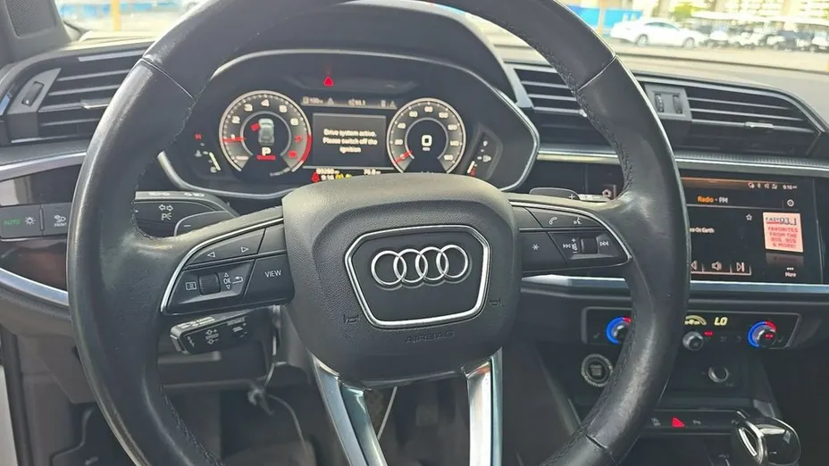 AUDI Q3 -