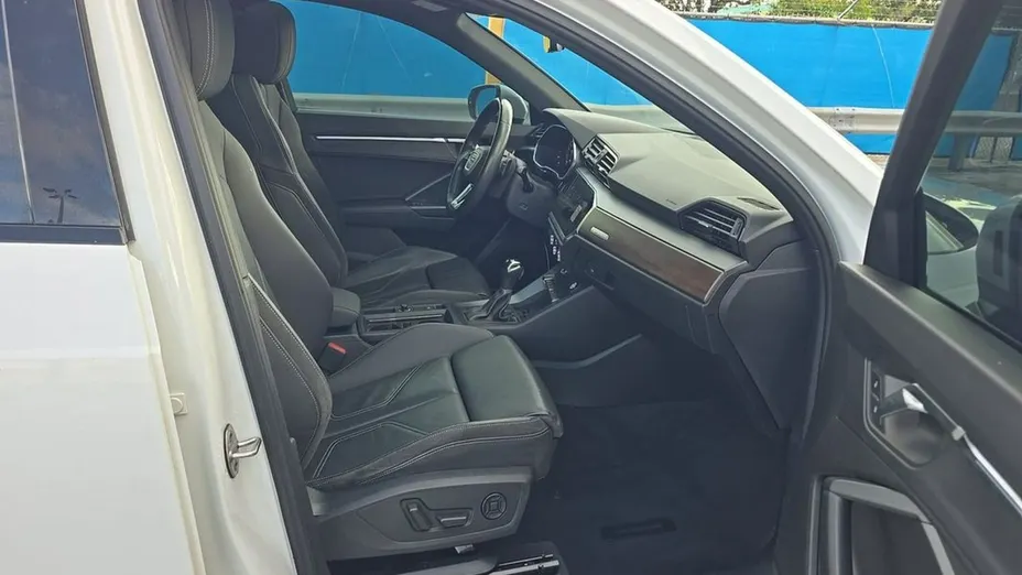 AUDI Q3 -
