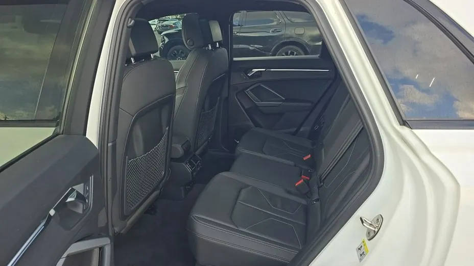 AUDI Q3 -
