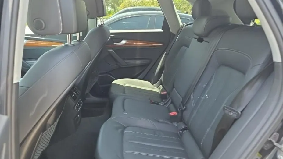 AUDI Q5 -