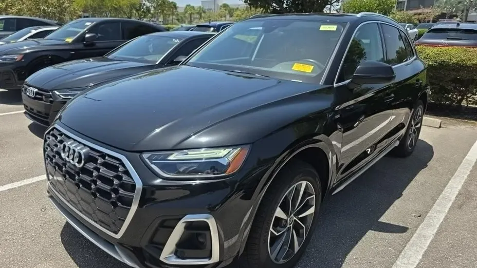 AUDI Q5 -