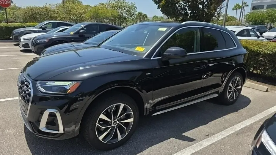 AUDI Q5 -