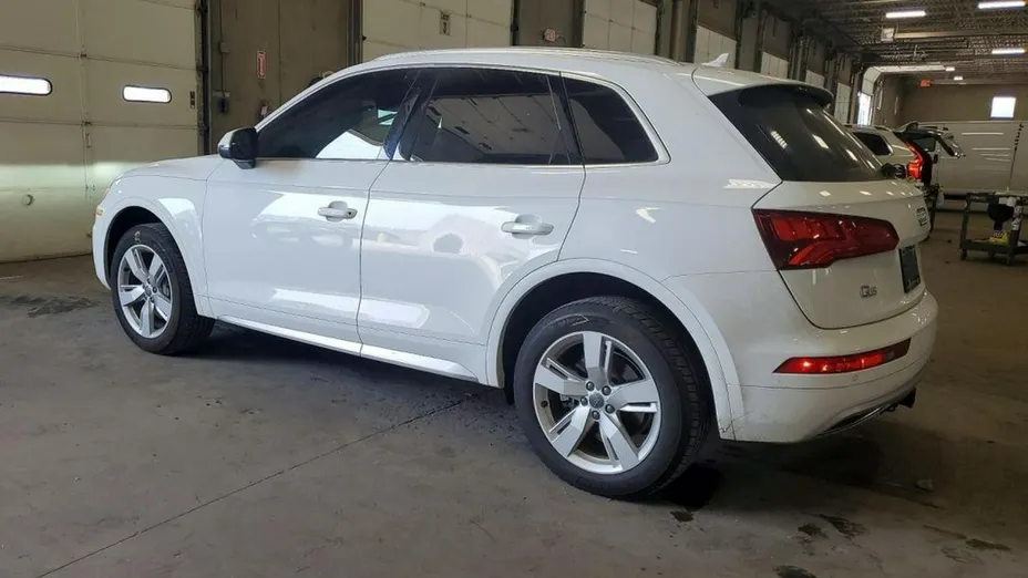 AUDI Q5 -