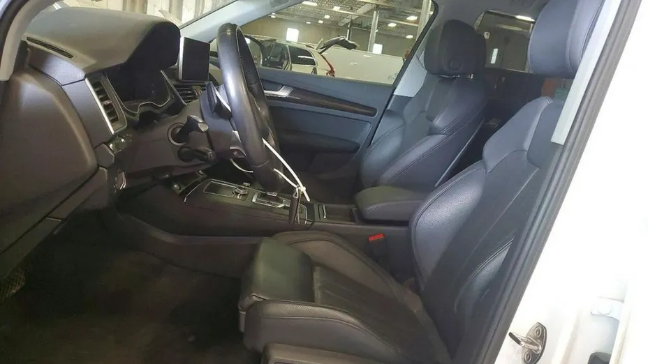 AUDI Q5 -