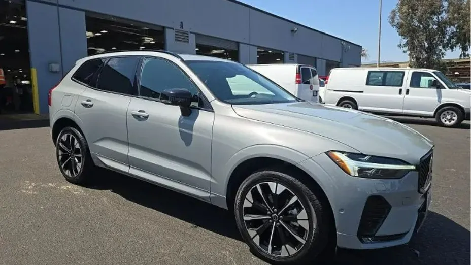 VOLVO XC60 -