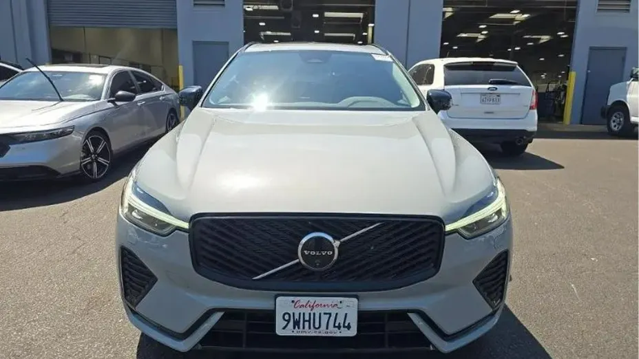 VOLVO XC60 -