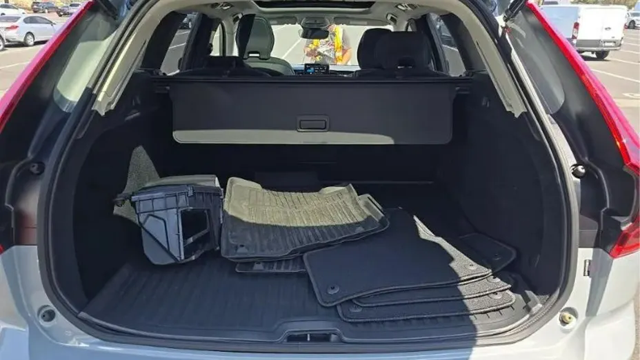 VOLVO XC60 -