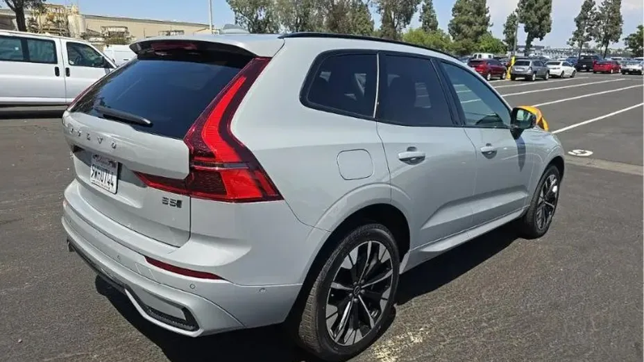 VOLVO XC60 -