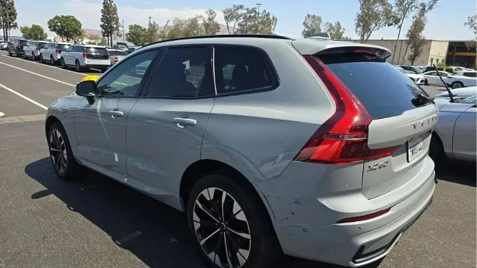 VOLVO XC60 -