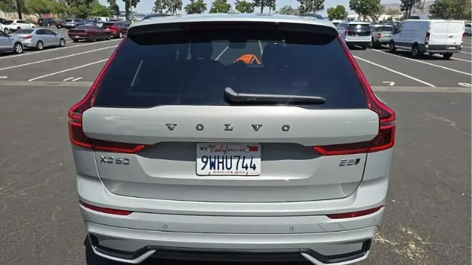 VOLVO XC60 -