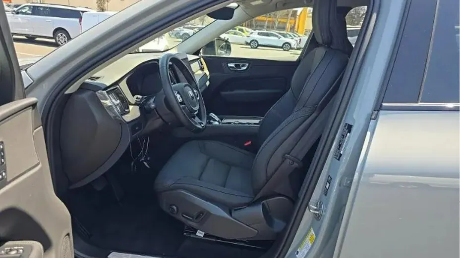 VOLVO XC60 -