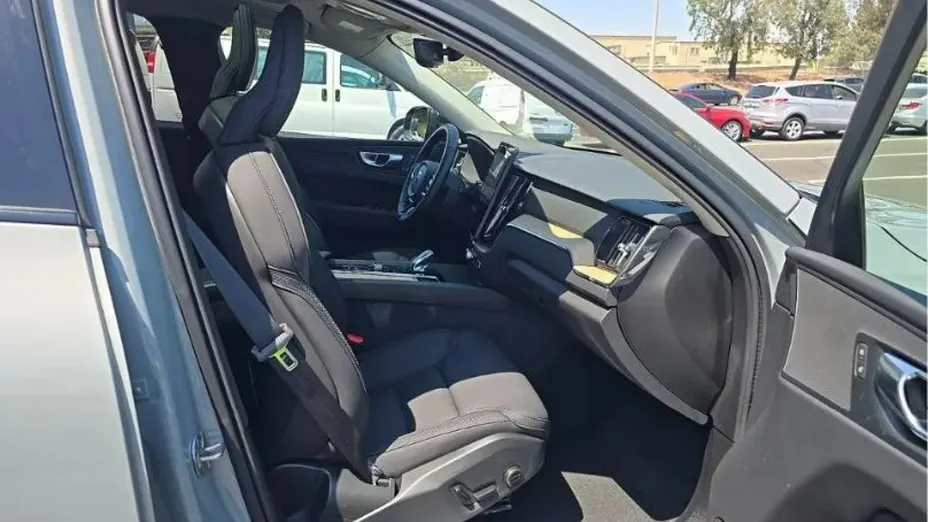 VOLVO XC60 -