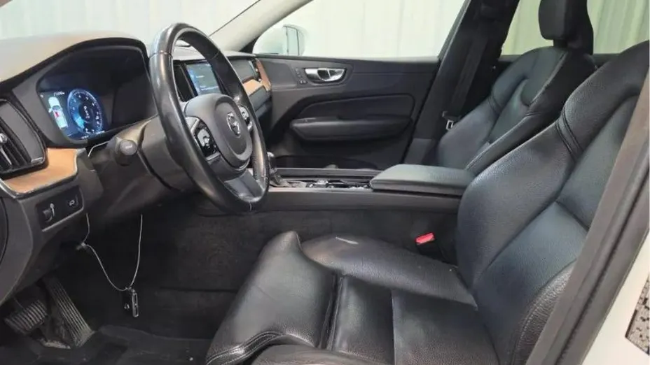VOLVO XC60 -