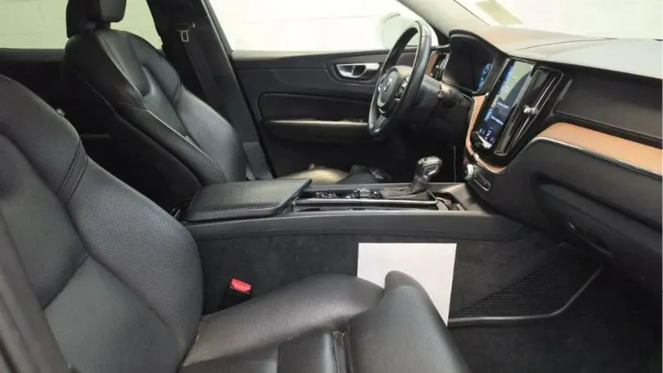 VOLVO XC60 -