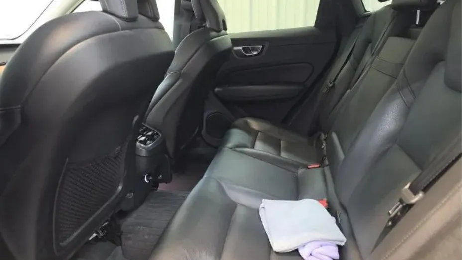 VOLVO XC60 -