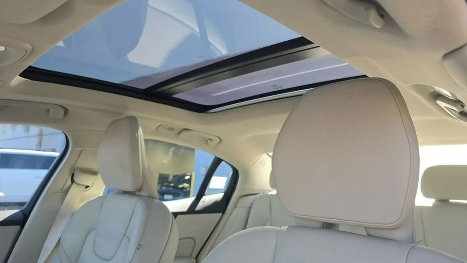 VOLVO S60 -