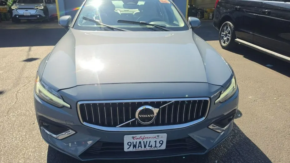 VOLVO S60 -