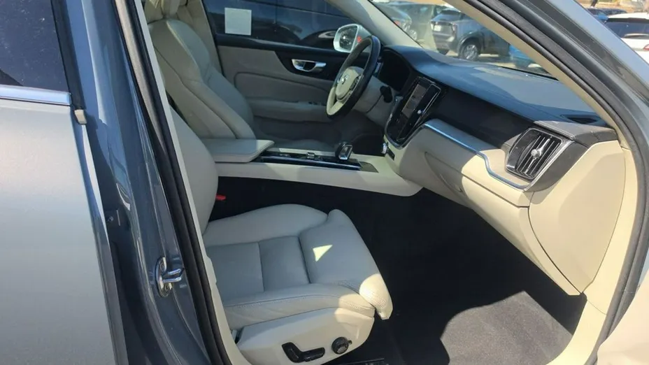 VOLVO S60 -