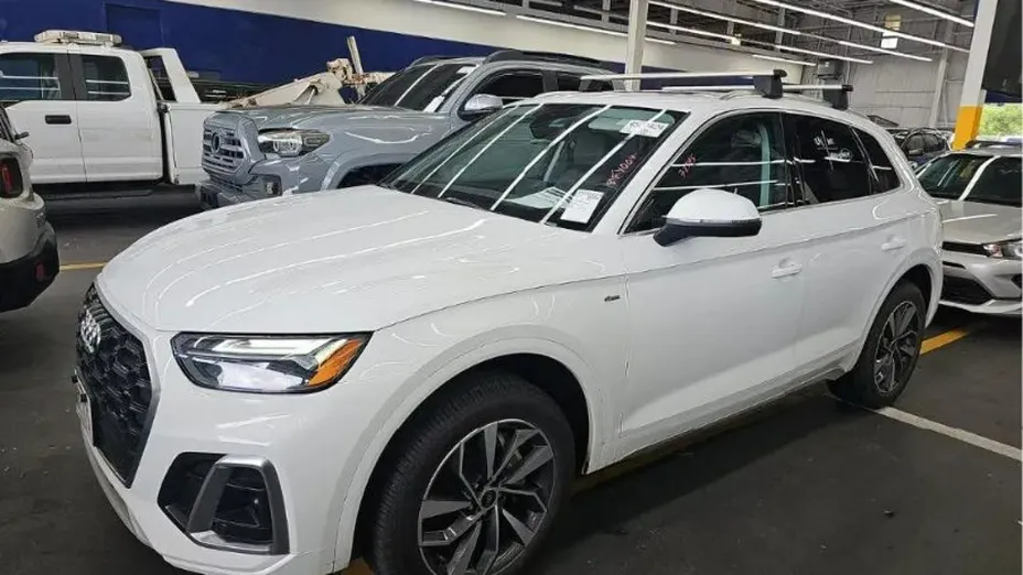 AUDI Q5 -