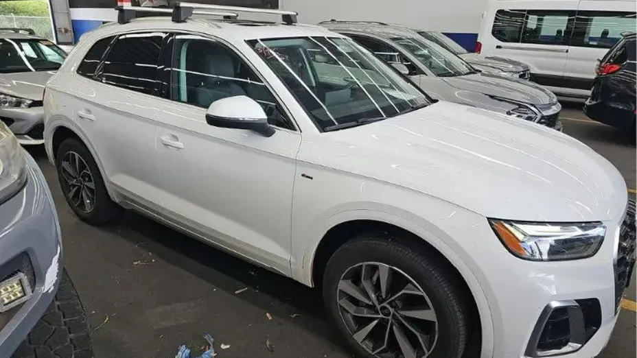 AUDI Q5 -