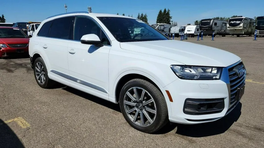 AUDI Q7 -