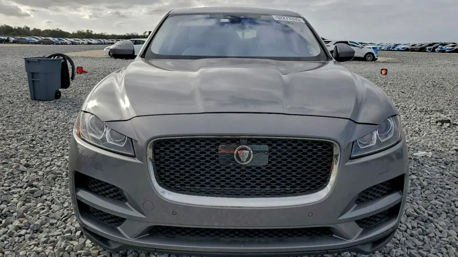 JAGUAR F-Pace -