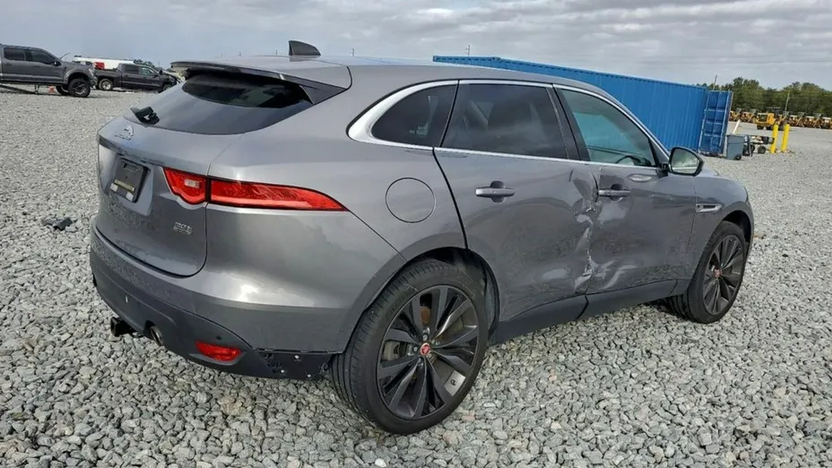 JAGUAR F-Pace -