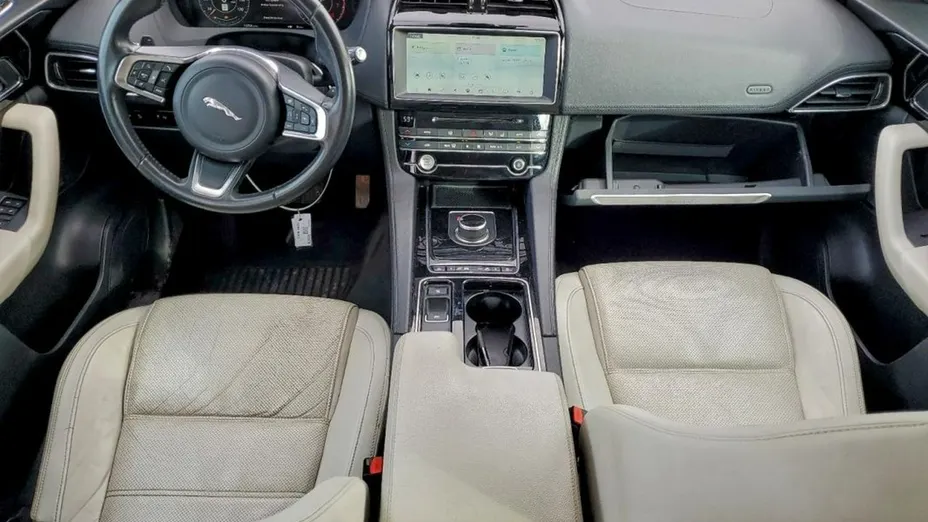 JAGUAR F-Pace -