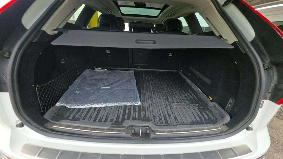 VOLVO XC60 -