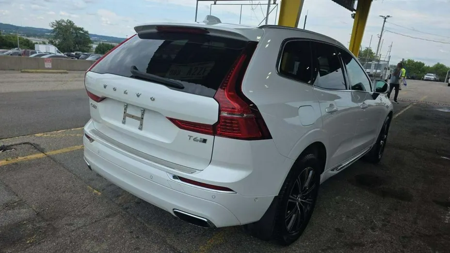 VOLVO XC60 -